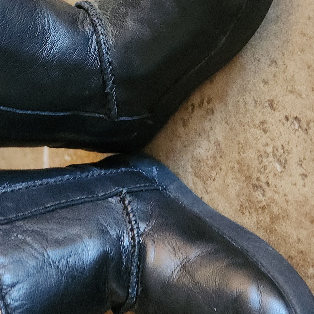UGG Black Leather Boots with Shearling Toddler Size 4/5 - Picture 8 of 11